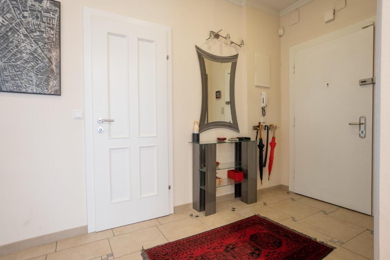 Apartment With A Balcony - 15 Min To City Center Wien Eksteriør bilde
